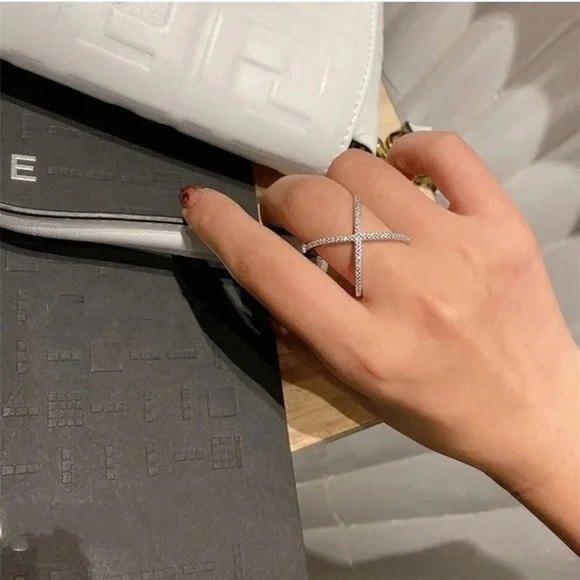 Infinity Elegant Criss-Cross 925 Sterling Silver Ring - Picture 3 of 4